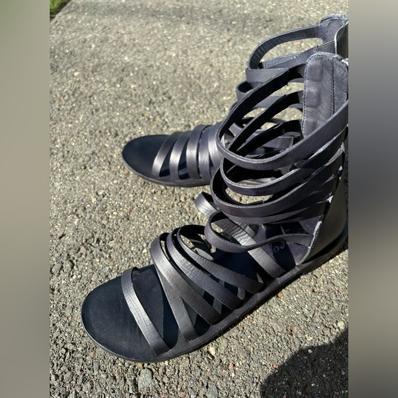 Lucia Gladiator Sandals - Picture 9 of 9